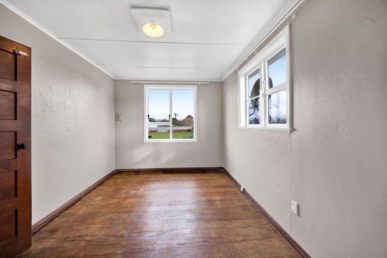 Photo of property in 31 Wilson Street, Waverley, 4510