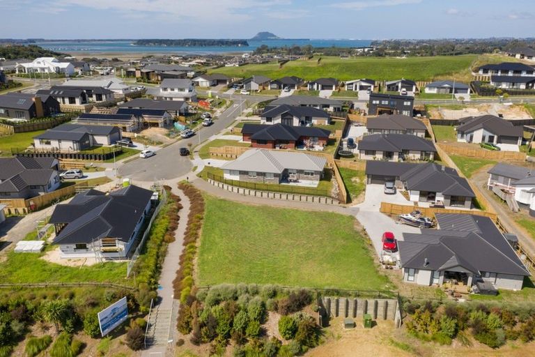 Photo of property in 17 Anglers Way, Omokoroa, 3114
