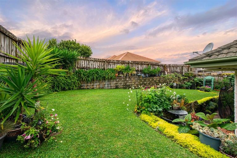 Photo of property in 12 Cretian Crescent, Henderson, Auckland, 0612