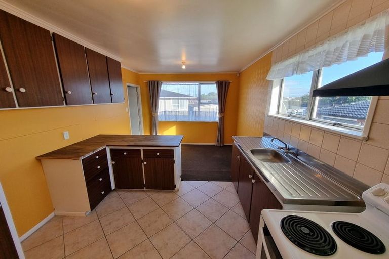 Photo of property in 52 Hobart Crescent, Wattle Downs, Auckland, 2103