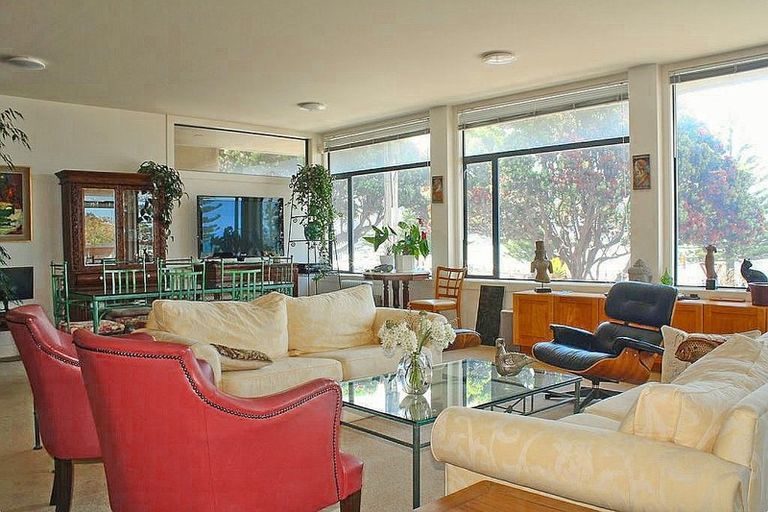 Photo of property in 222 Oriental Parade, Oriental Bay, Wellington, 6011