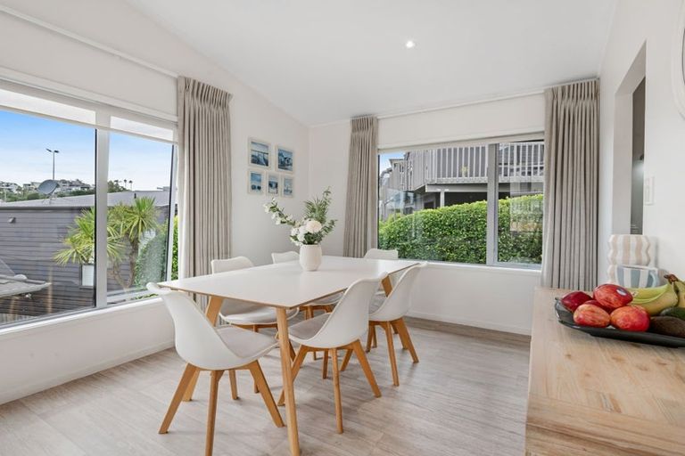 Photo of property in 7 William Bayes Place, Red Beach, 0932