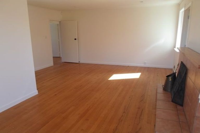 Photo of property in 38 Lyttelton Avenue, Forrest Hill, Auckland, 0620