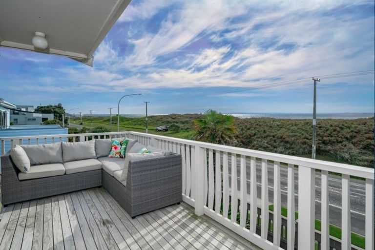 Photo of property in 700a Papamoa Beach Road, Papamoa Beach, Papamoa, 3118