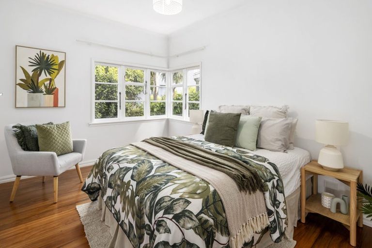 Photo of property in 35 Nevay Road, Miramar, Wellington, 6022