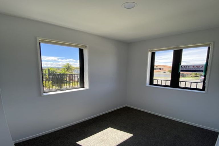 Photo of property in 1/57 Saralee Drive, Manurewa, Auckland, 2105