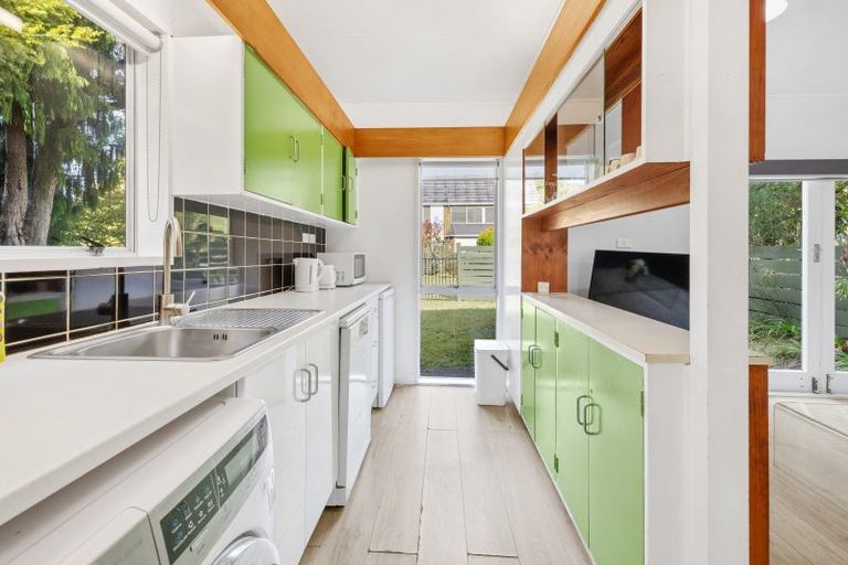 Photo of property in 100 Lake Road, Koutu, Rotorua, 3010