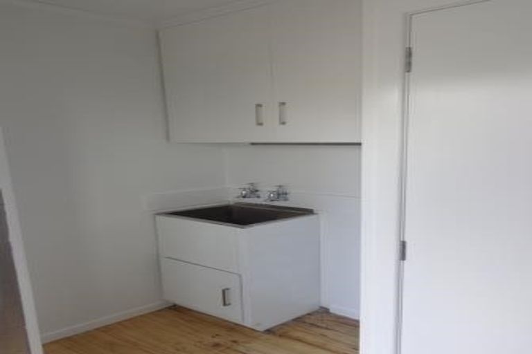 Photo of property in 1/42 Lincoln Road, Henderson, Auckland, 0610