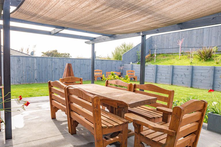 Photo of property in 15 Magnolia Crescent, Tawhero, Whanganui, 4501