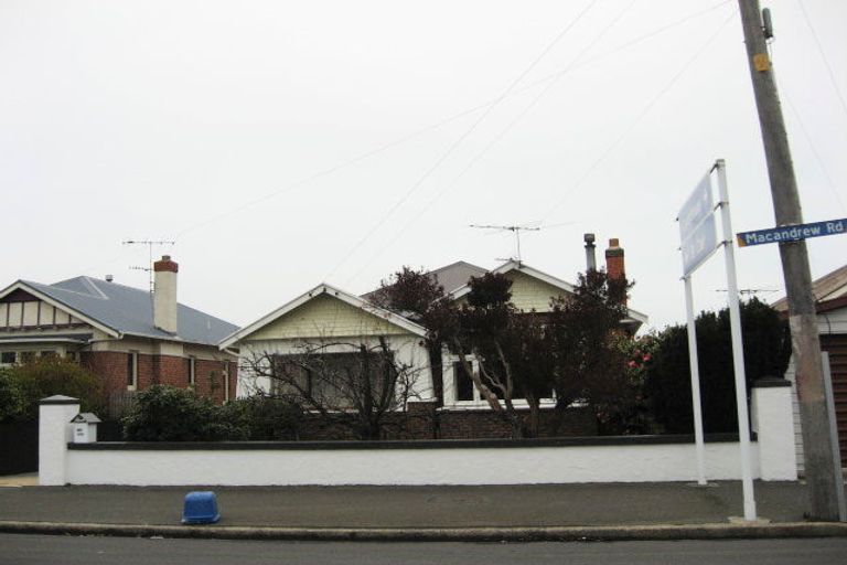 Photo of property in 273 Macandrew Road, Forbury, Dunedin, 9012
