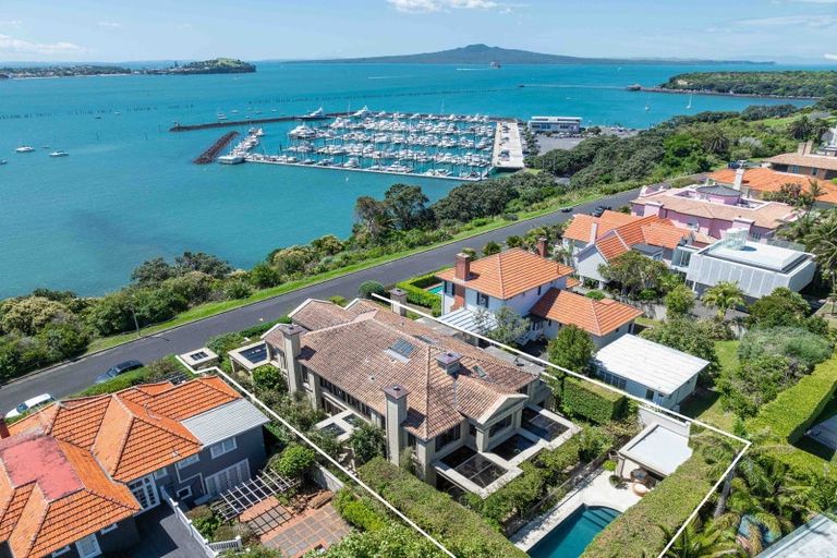 Photo of property in 84 Paritai Drive, Orakei, Auckland, 1071