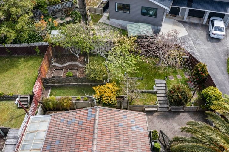 Photo of property in 10 Albatross Close, Whitby, Porirua, 5024