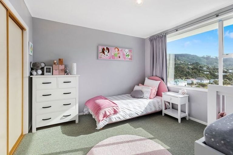 Photo of property in 11 Nuffield Street, Tawa, Wellington, 5028