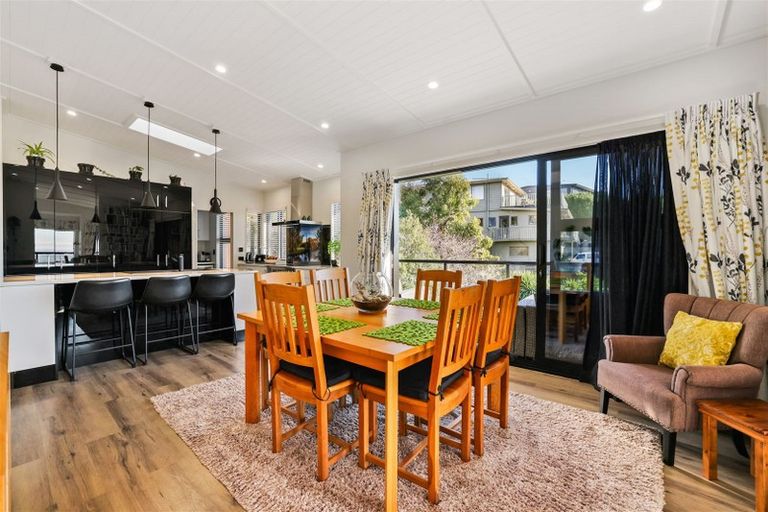 Photo of property in 15 Luxton Place, Mount Pleasant, Christchurch, 8081