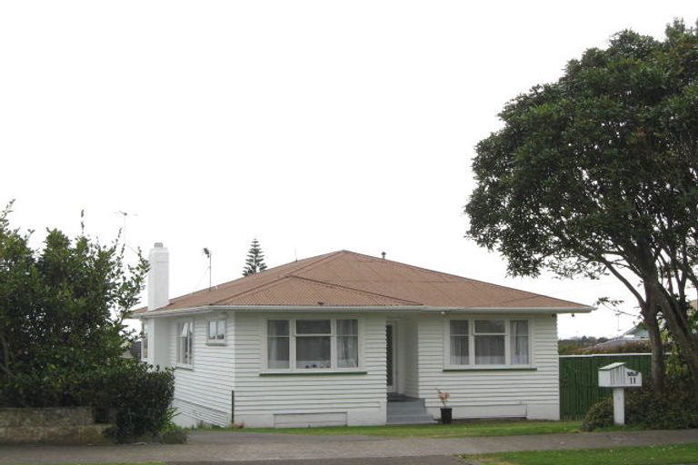 Photo of property in 11 Adventure Street, Marfell, New Plymouth, 4310