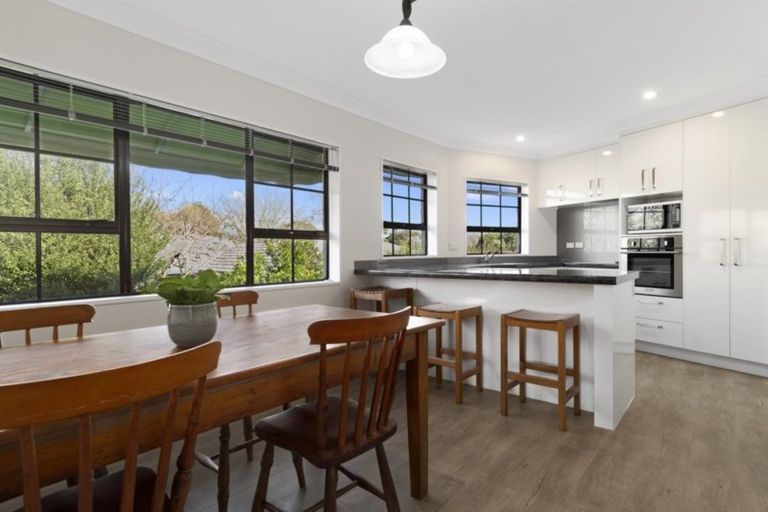 Photo of property in 64 Links View Drive, Omokoroa, 3114