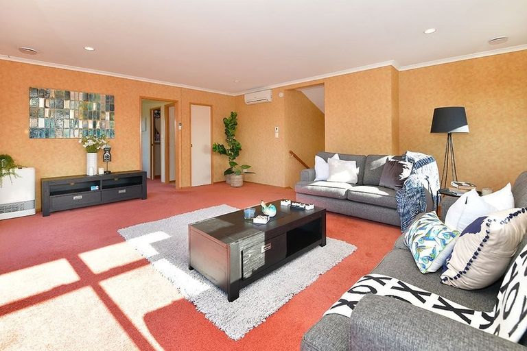 Photo of property in 32 Alec Craig Way, Gulf Harbour, Whangaparaoa, 0930