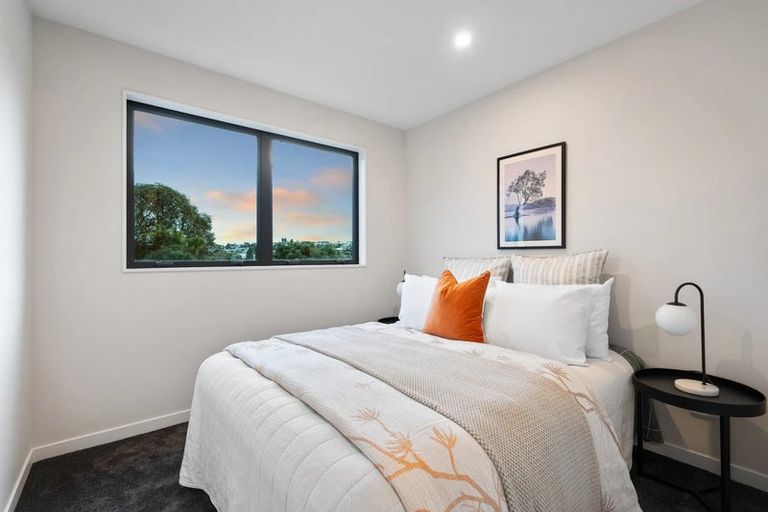 Photo of property in 2/32 Beulah Avenue, Rothesay Bay, Auckland, 0630
