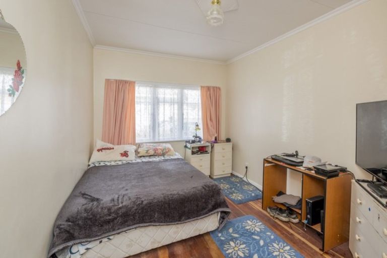 Photo of property in 9 Worcester Street, Levin, 5510