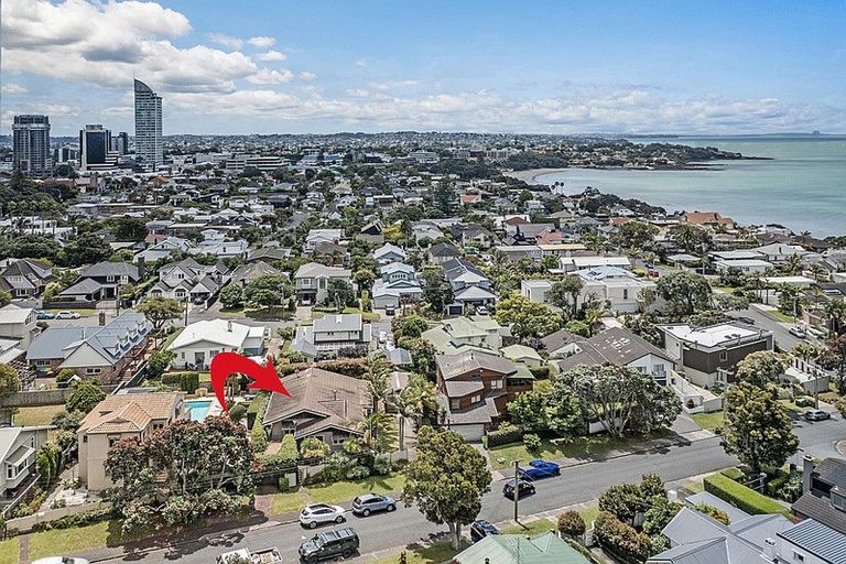 Photo of property in 14 Ewen Street, Takapuna, Auckland, 0622