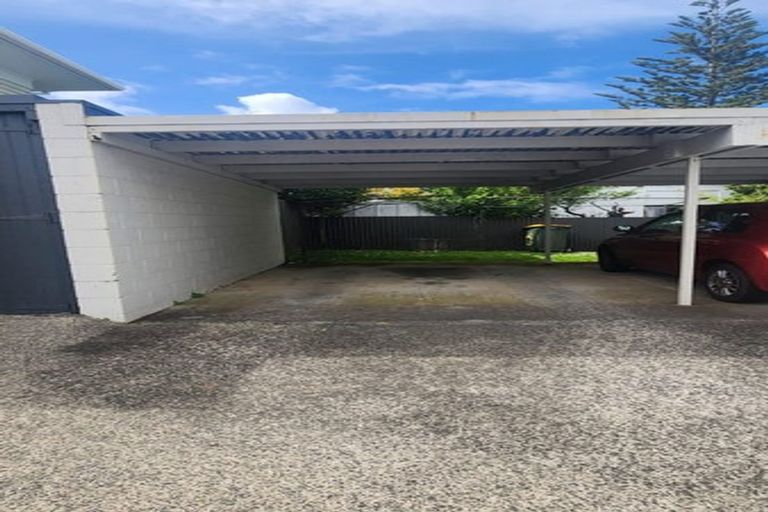 Photo of property in 2/14 Great South Road, Manurewa, Auckland, 2102