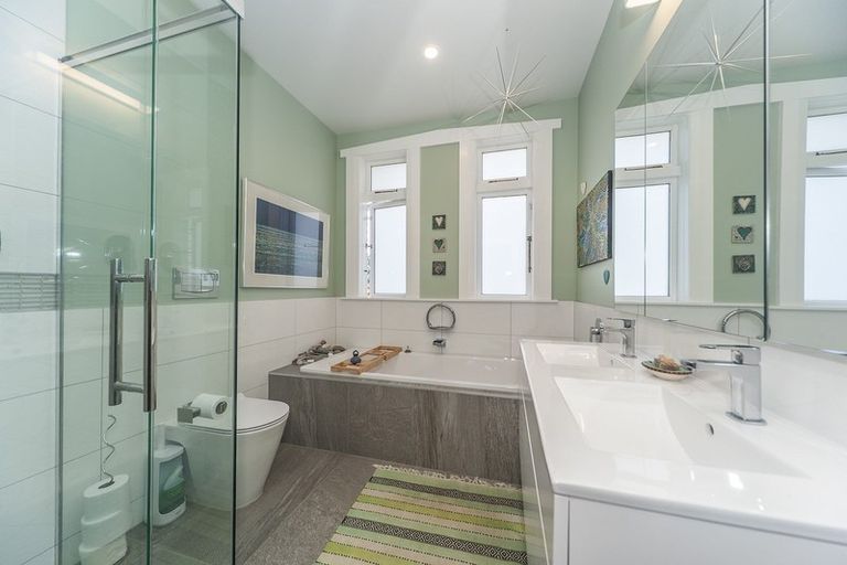 Photo of property in 19 Overtoun Terrace, Hataitai, Wellington, 6021