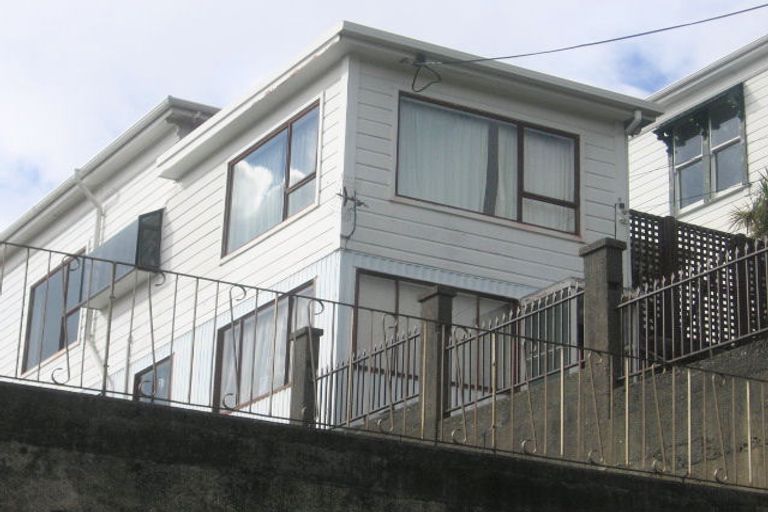 Photo of property in 13 Tanera Crescent, Brooklyn, Wellington, 6021