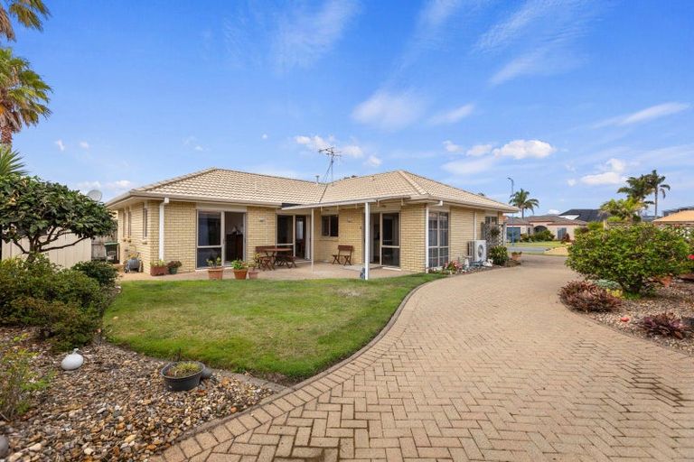 Photo of property in 69 Gravatt Road, Papamoa Beach, Papamoa, 3118