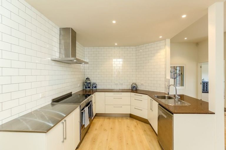 Photo of property in 1a Cannon Street, Westown, New Plymouth, 4310