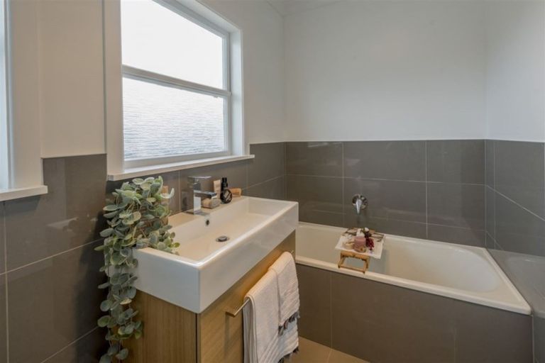 Photo of property in 24 Cobham Street, Levin, 5510