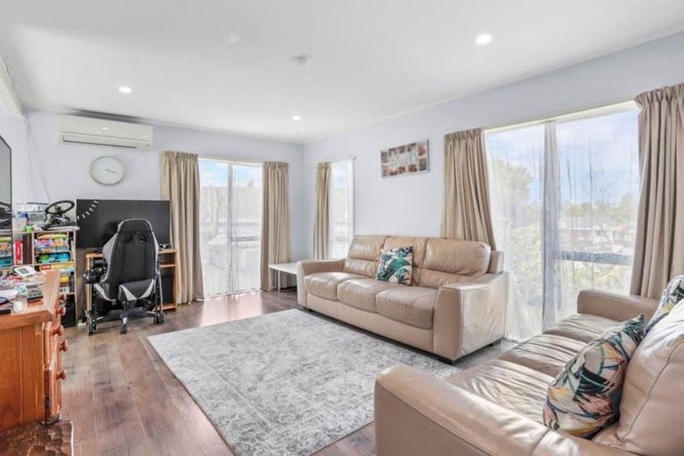 Photo of property in 31 Virgo Place, Glen Eden, Auckland, 0602