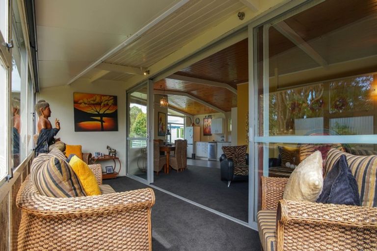Photo of property in 32 Te Moana Road, Waikanae Beach, Waikanae, 5036