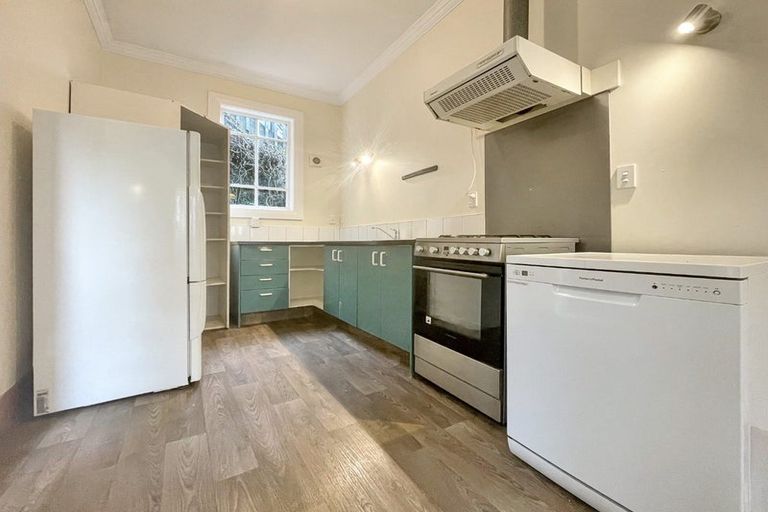 Photo of property in 123a Glenmore Street, Kelburn, Wellington, 6012