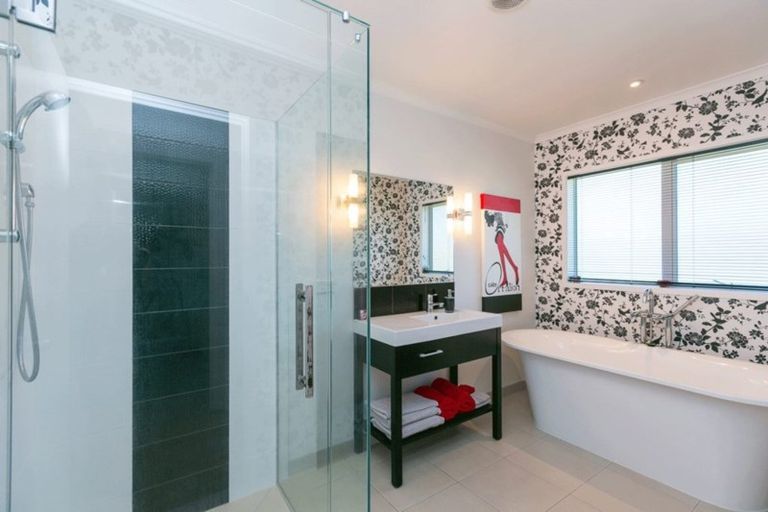 Photo of property in 2a Margaret Alice Close, Whalers Gate, New Plymouth, 4310