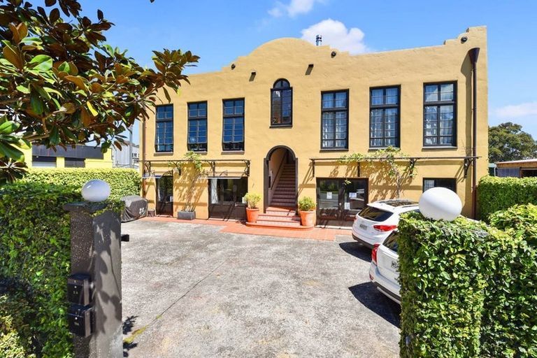 Photo of property in 1/25a Lake Road, Devonport, Auckland, 0624