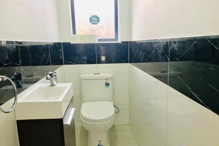 Photo of property in 66 De Havilland Drive, Goodwood Heights, Auckland, 2105