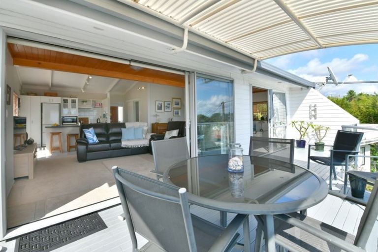 Photo of property in 1/34 Totara Road, Stanmore Bay, Whangaparaoa, 0932