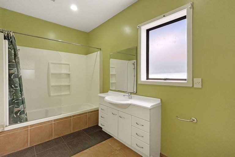Photo of property in 21 Ilam Road, Upper Riccarton, Christchurch, 8041