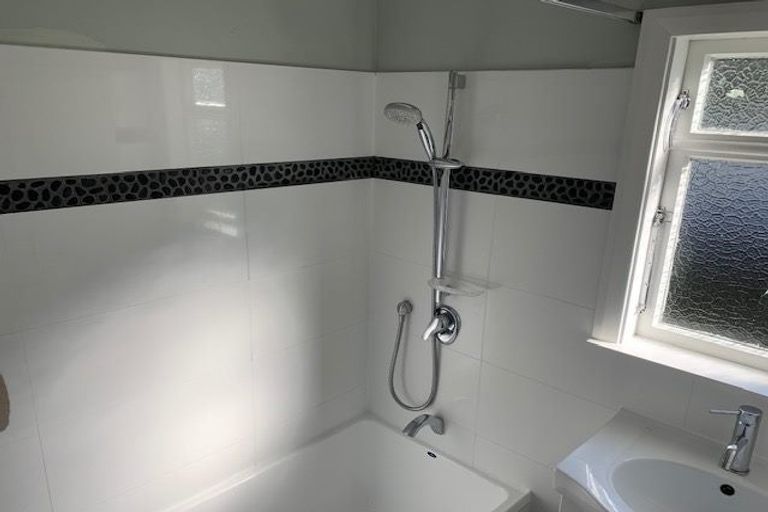 Photo of property in 28 Baroda Street, Khandallah, Wellington, 6035