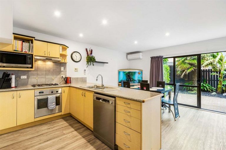 Photo of property in 9 Spalding Rise, Golflands, Auckland, 2013