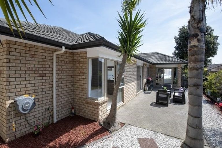 Photo of property in 4 Stornaway Drive, Flat Bush, Auckland, 2016