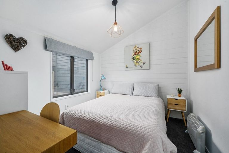 Photo of property in The Triangle, 9/33 Halswater Drive, Churton Park, Wellington, 6037