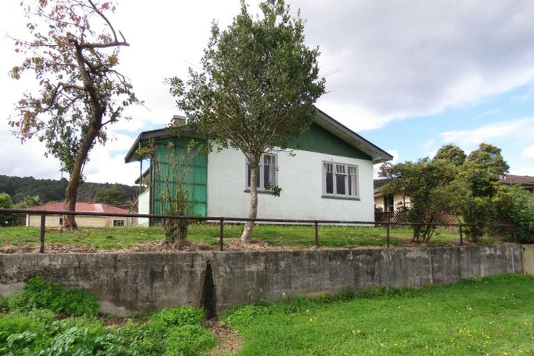 Photo of property in 27 Victory Street, Reefton, 7830