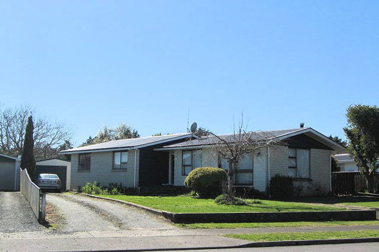 Photo of property in 22 Leeton Drive, Waipukurau, 4200