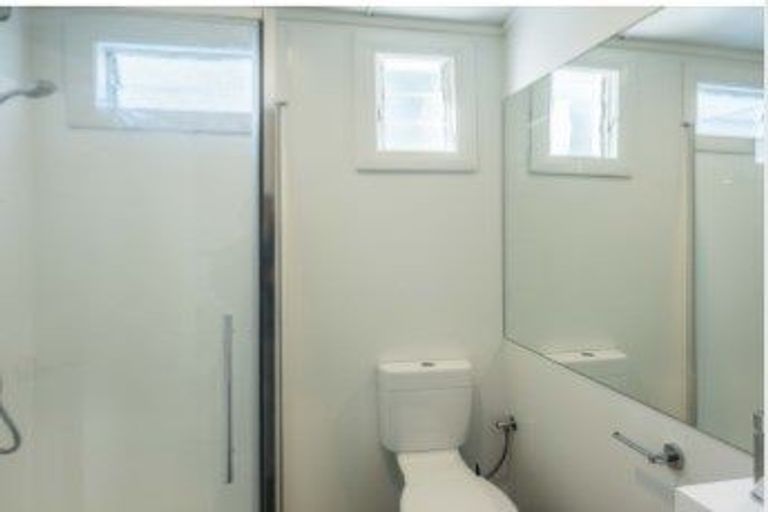 Photo of property in 6 Newman Terrace, Thorndon, Wellington, 6011