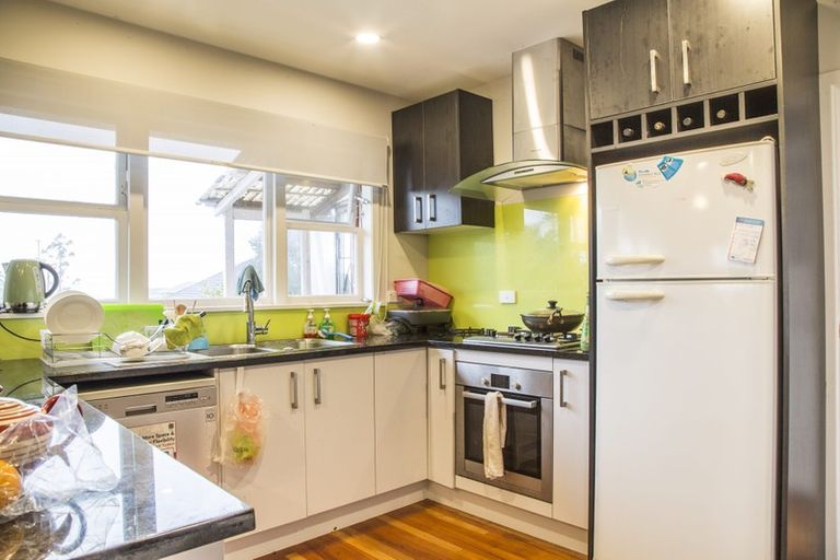 Photo of property in 19 Norcross Avenue, Henderson, Auckland, 0612