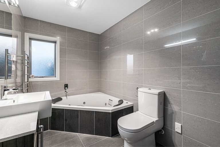 Photo of property in 70 Spencer Street, Remuera, Auckland, 1050