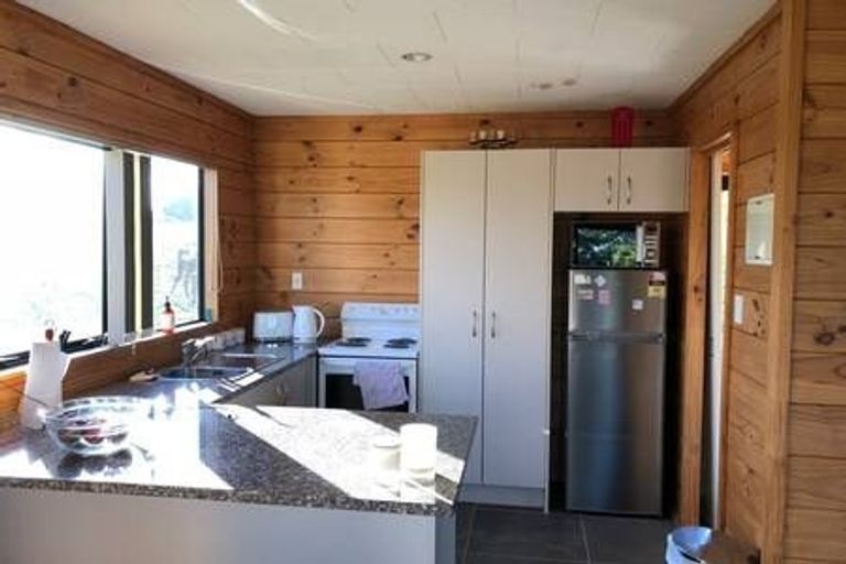 Photo of property in 264 State Highway 16, Kumeu, 0892