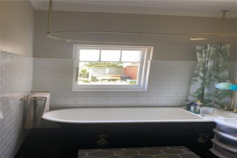 Photo of property in 232 Coronation Avenue, Welbourn, New Plymouth, 4310