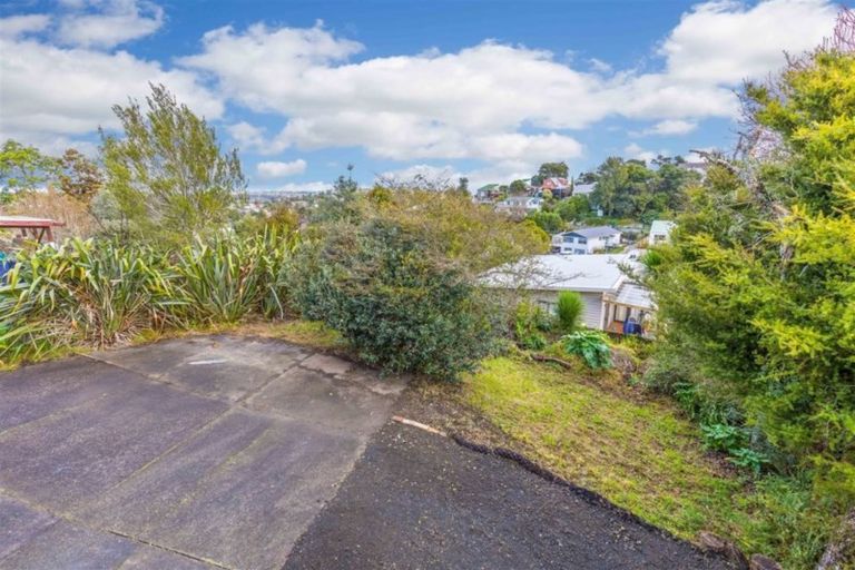 Photo of property in 594 Glenfield Road, Bayview, Auckland, 0629
